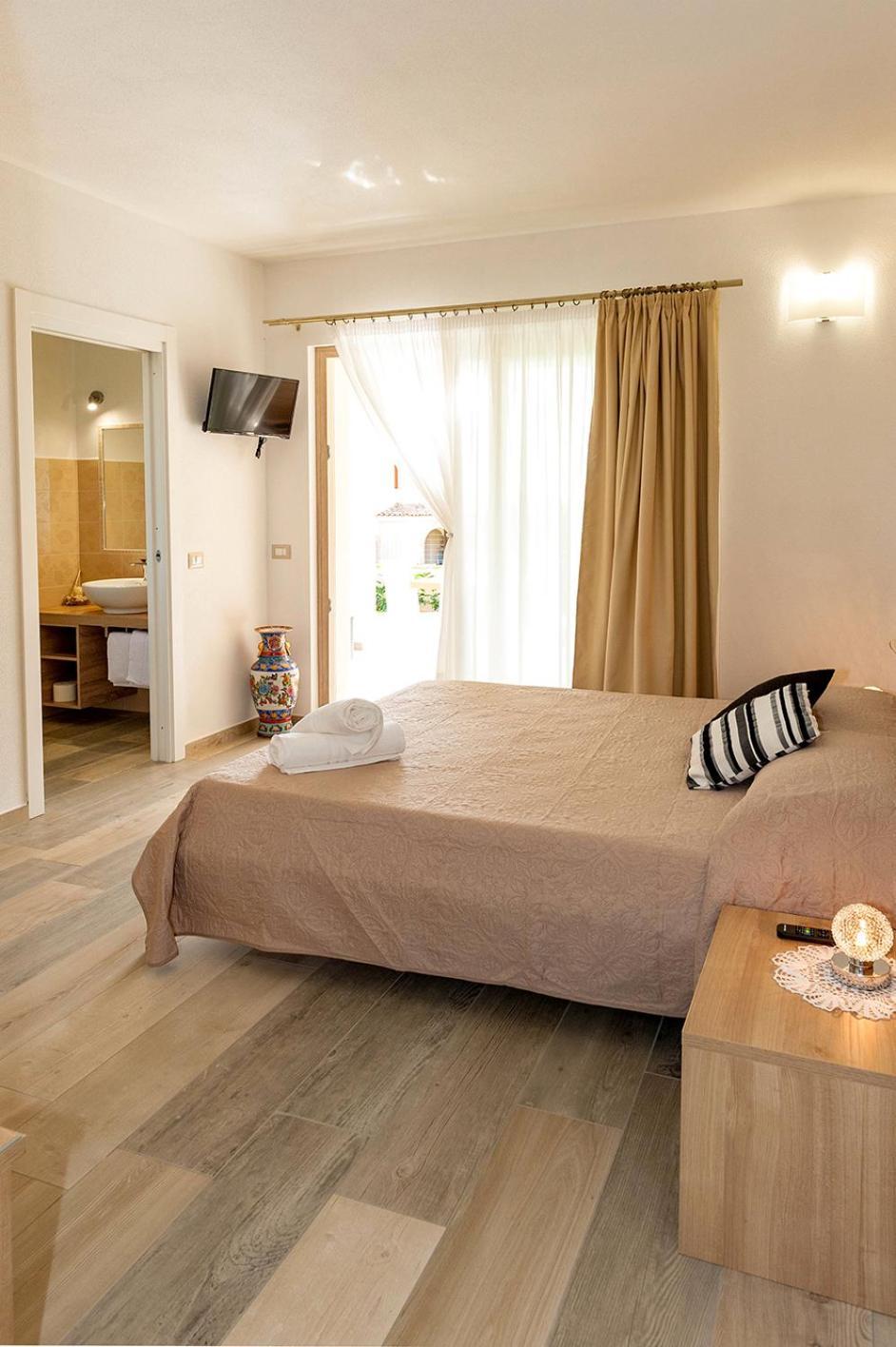 Molarotto Camere Con Angolo Cottura San Teodoro  Exteriör bild