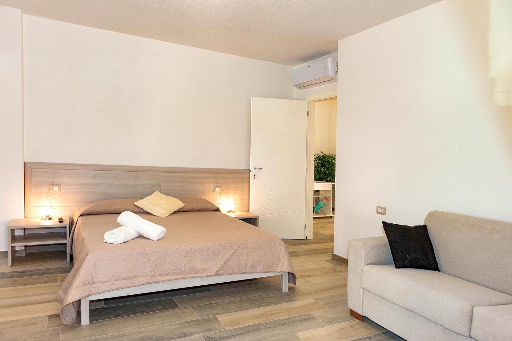 Molarotto Camere Con Angolo Cottura San Teodoro  Exteriör bild