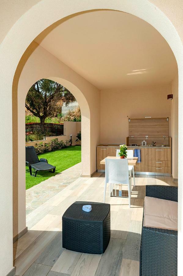 Molarotto Camere Con Angolo Cottura San Teodoro  Exteriör bild