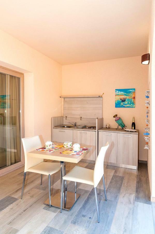 Molarotto Camere Con Angolo Cottura San Teodoro  Exteriör bild