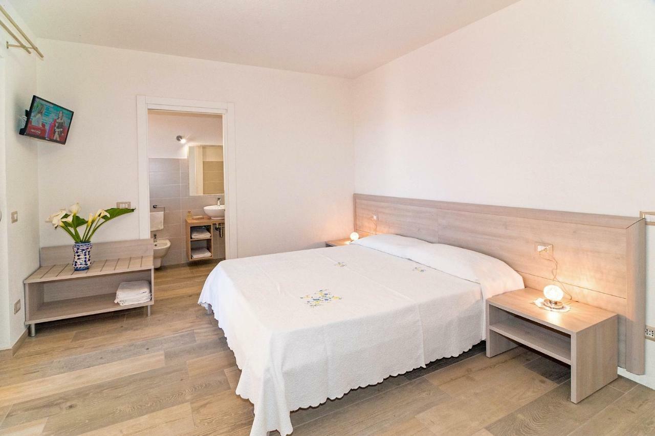Molarotto Camere Con Angolo Cottura San Teodoro  Exteriör bild
