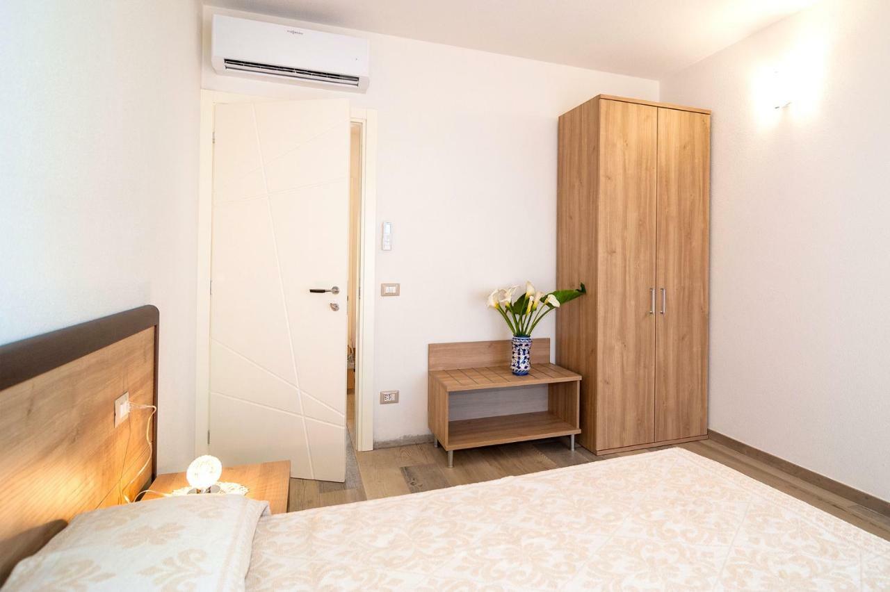 Molarotto Camere Con Angolo Cottura San Teodoro  Exteriör bild