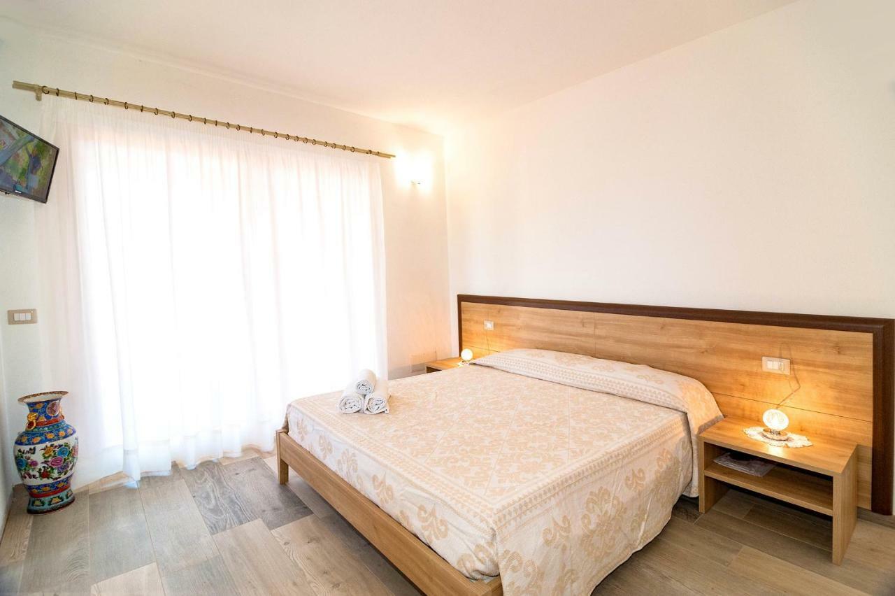 Molarotto Camere Con Angolo Cottura San Teodoro  Exteriör bild