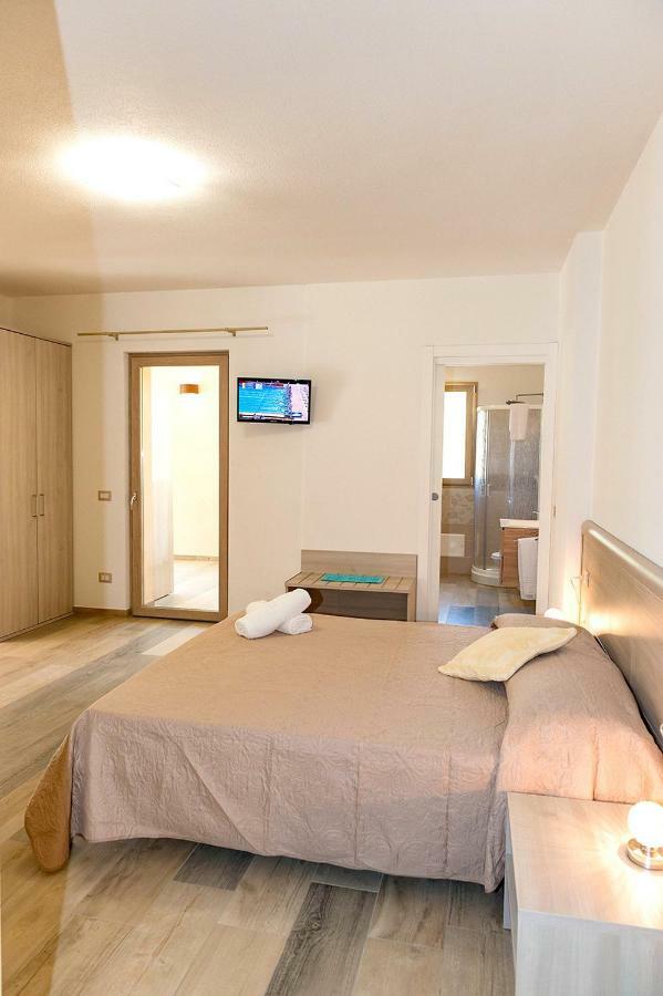 Molarotto Camere Con Angolo Cottura San Teodoro  Exteriör bild
