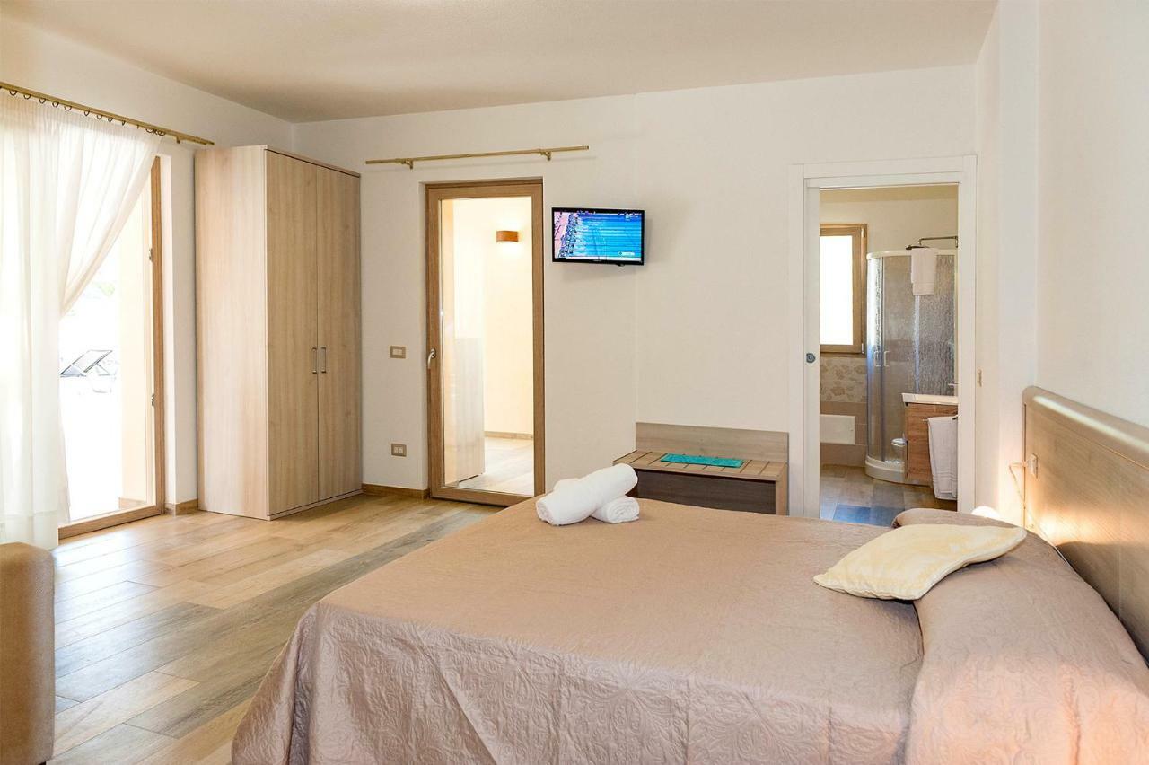 Molarotto Camere Con Angolo Cottura San Teodoro  Exteriör bild